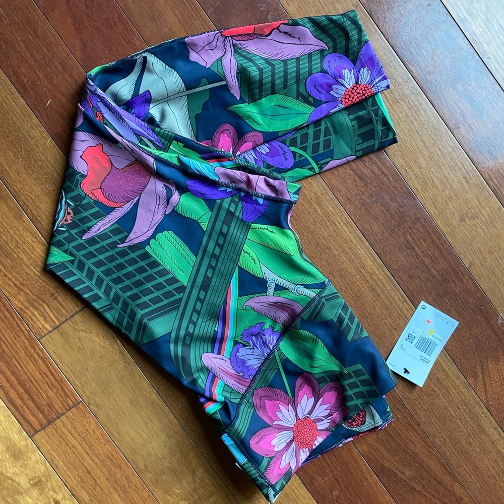 Nike Multicolor Floral Women's Pants - Picture 2 of 9